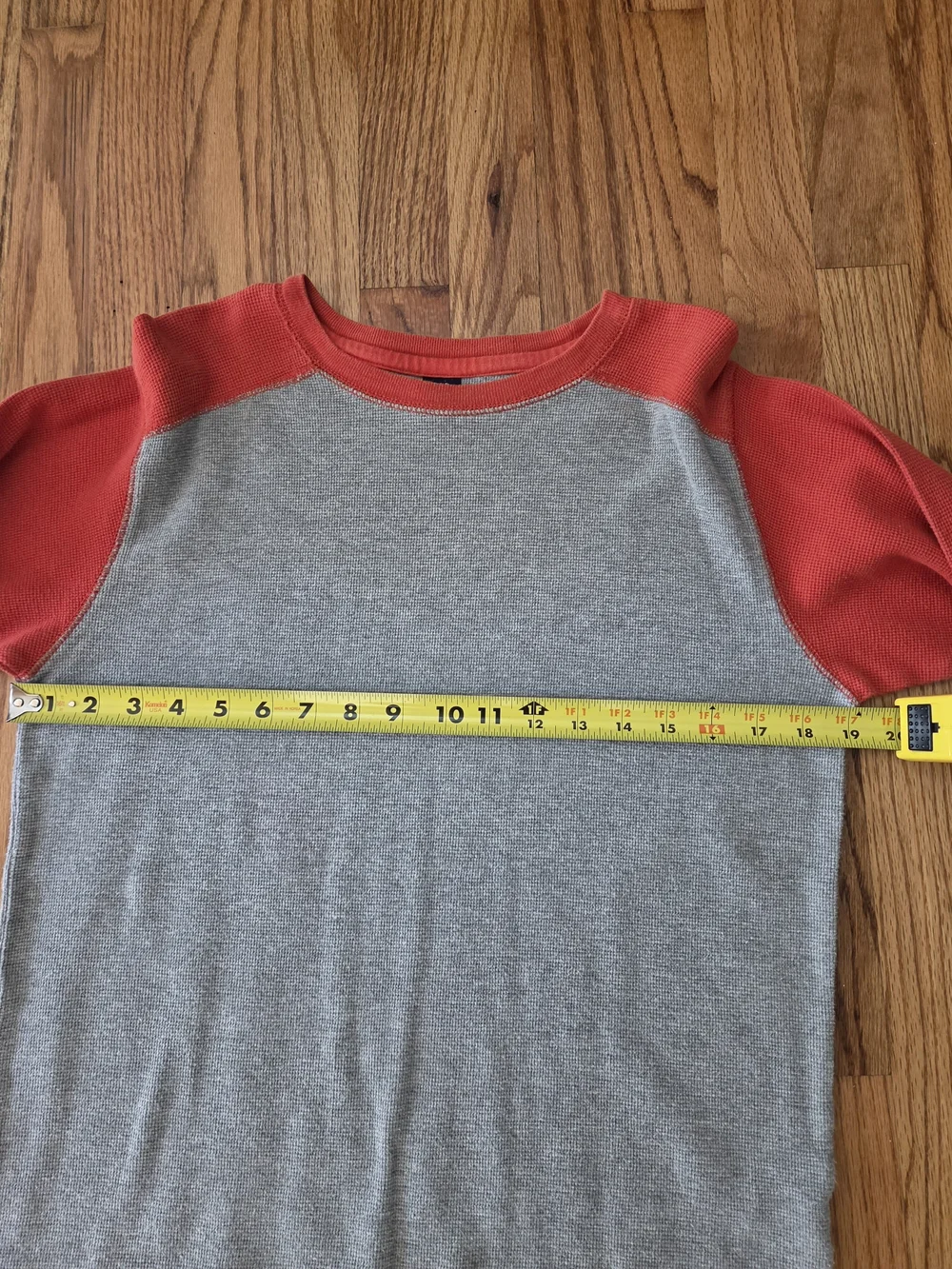 (2) GAP Kids Long Sleeve Tee Bundle - Green and Gray/Orange - Youth XL (12)